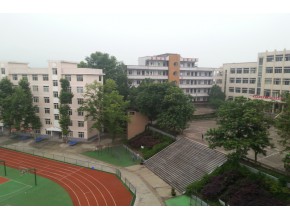 梁平縣龍門陣中心小學校 錯落有致的校園