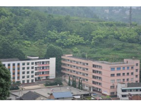 南川區小河中學 校園建筑布局緊湊